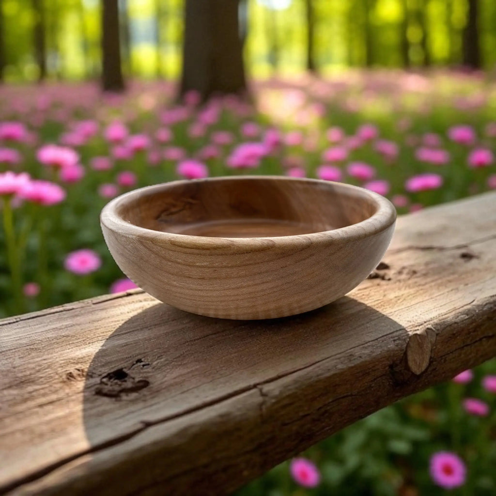 🪵 Hånddreid Bolle i Naturlig Tre – Ø 17 cm Epoxy-Crafts