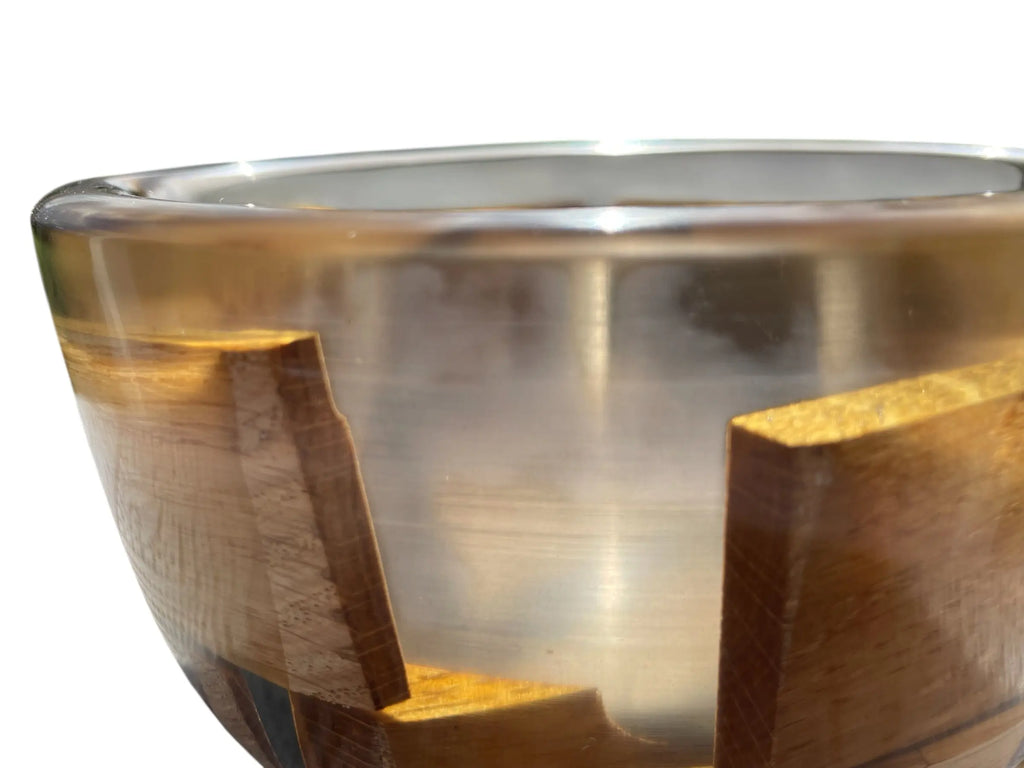 Håndlaget bolle i gjennomsiktig sort epoxy og eik – 18 cm Epoxy-Crafts