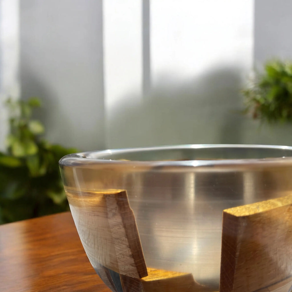 Håndlaget bolle i gjennomsiktig sort epoxy og eik – 18 cm Epoxy-Crafts