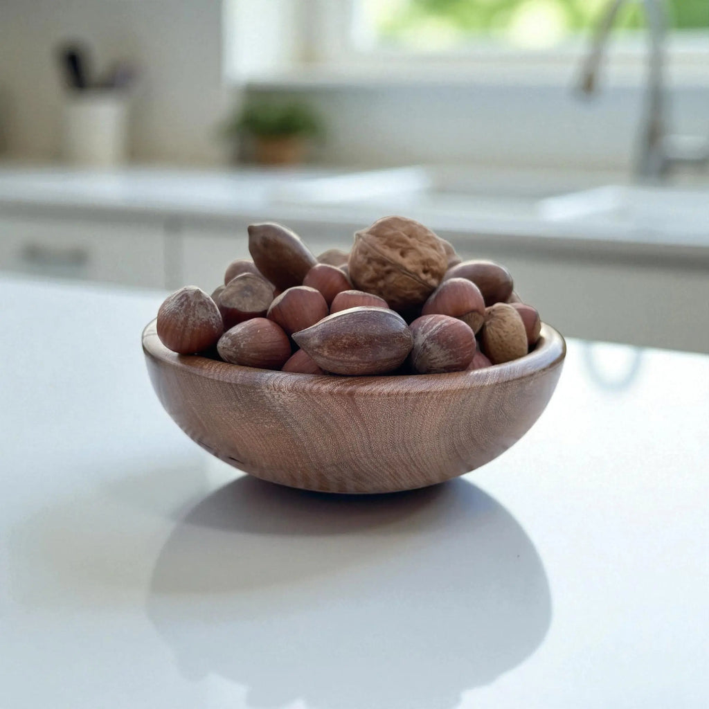 🪵 Hånddreid Bolle i Naturlig Tre – Ø 17 cm Epoxy-Crafts