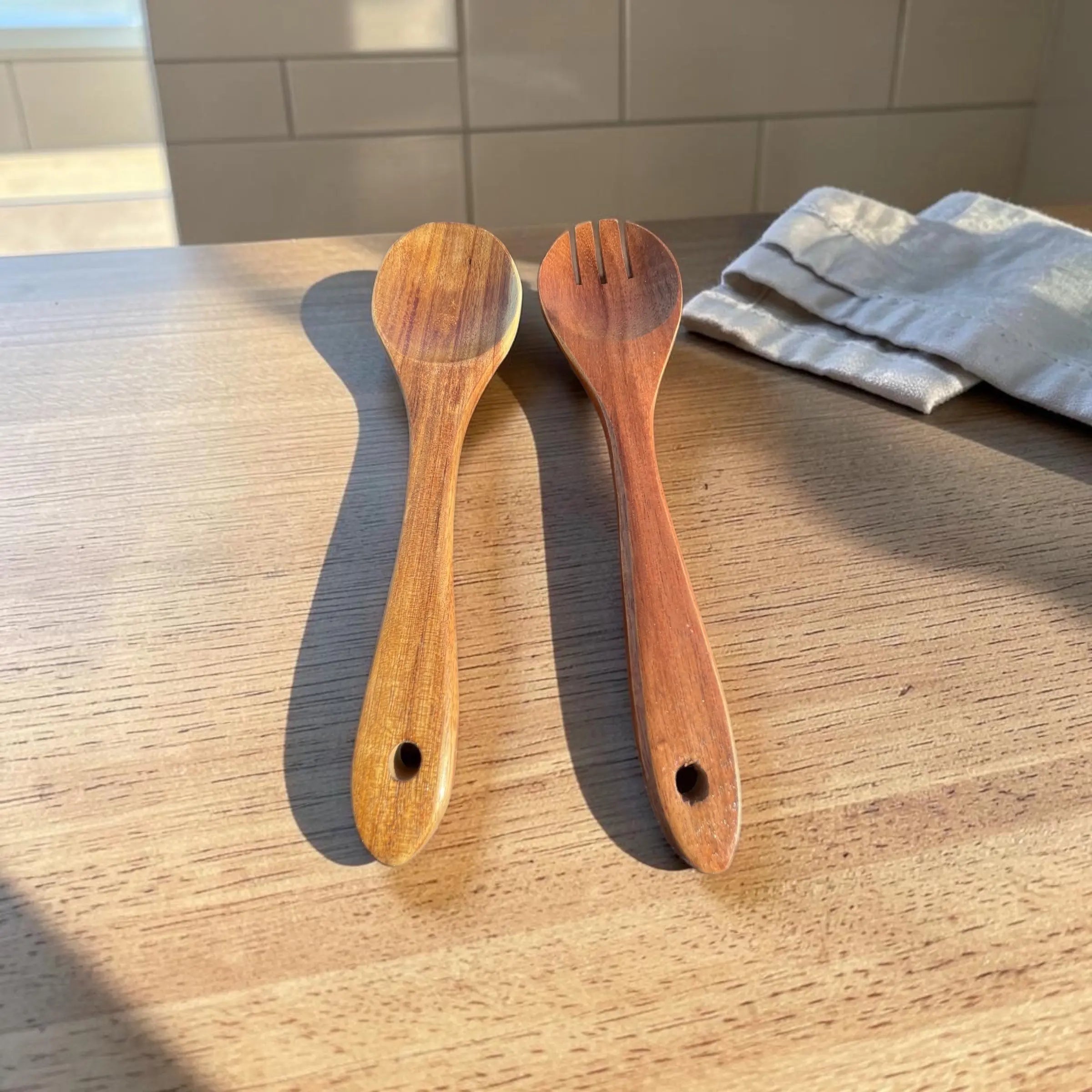 Salatbestikk i akasietre – 2-delt serveringsbestikk (26,5 cm) SkogsTre
