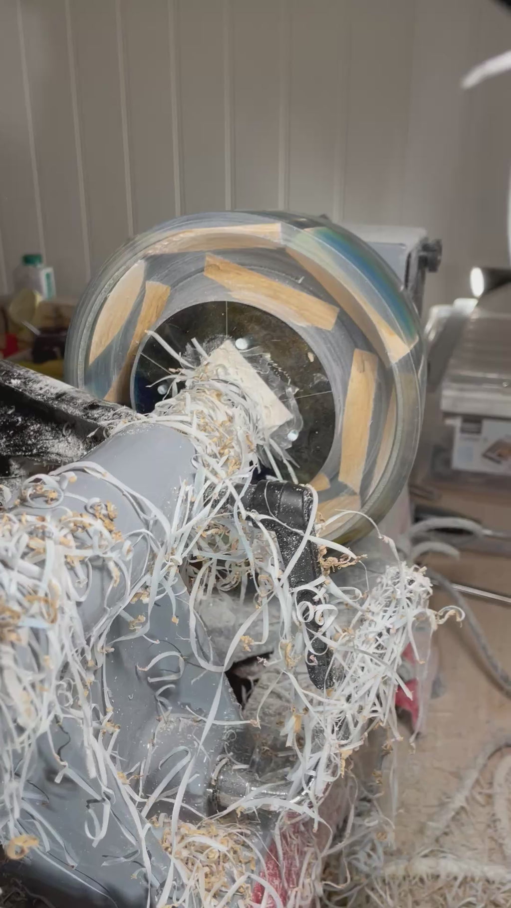 Unik håndlaget bolle i eik og epoxy – Et stykke natur med moderne sjel